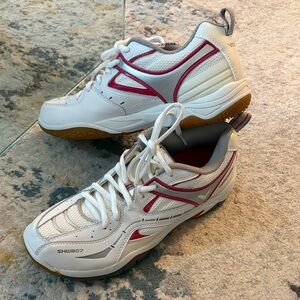 Victor Athletic Shoes NWOT